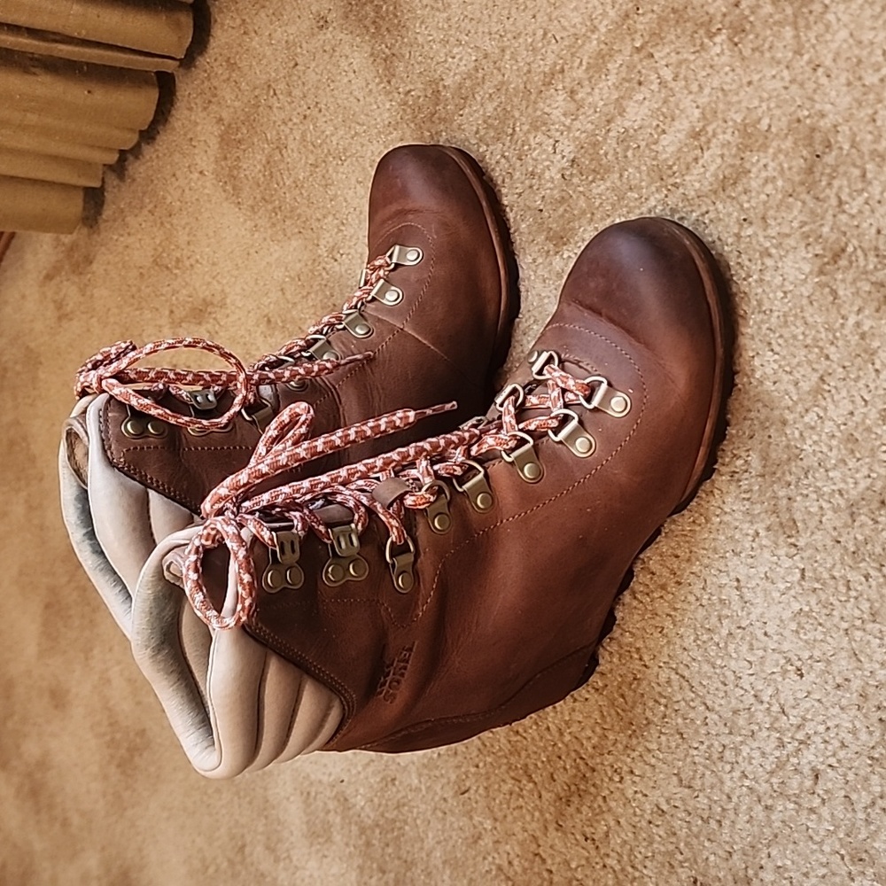 Sorel Conquest Wedge Boots